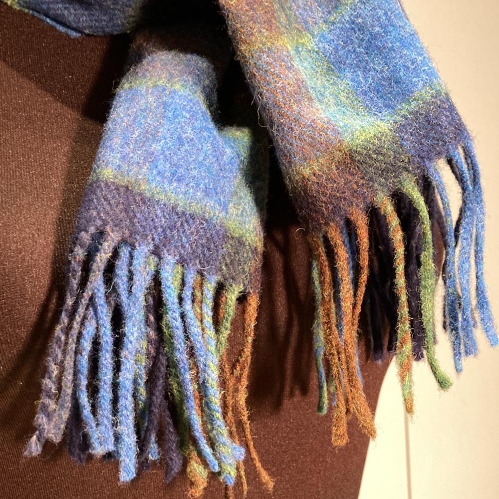 John Hanly lambwool plaid blues scarf Ireland - Picture 3 of 12